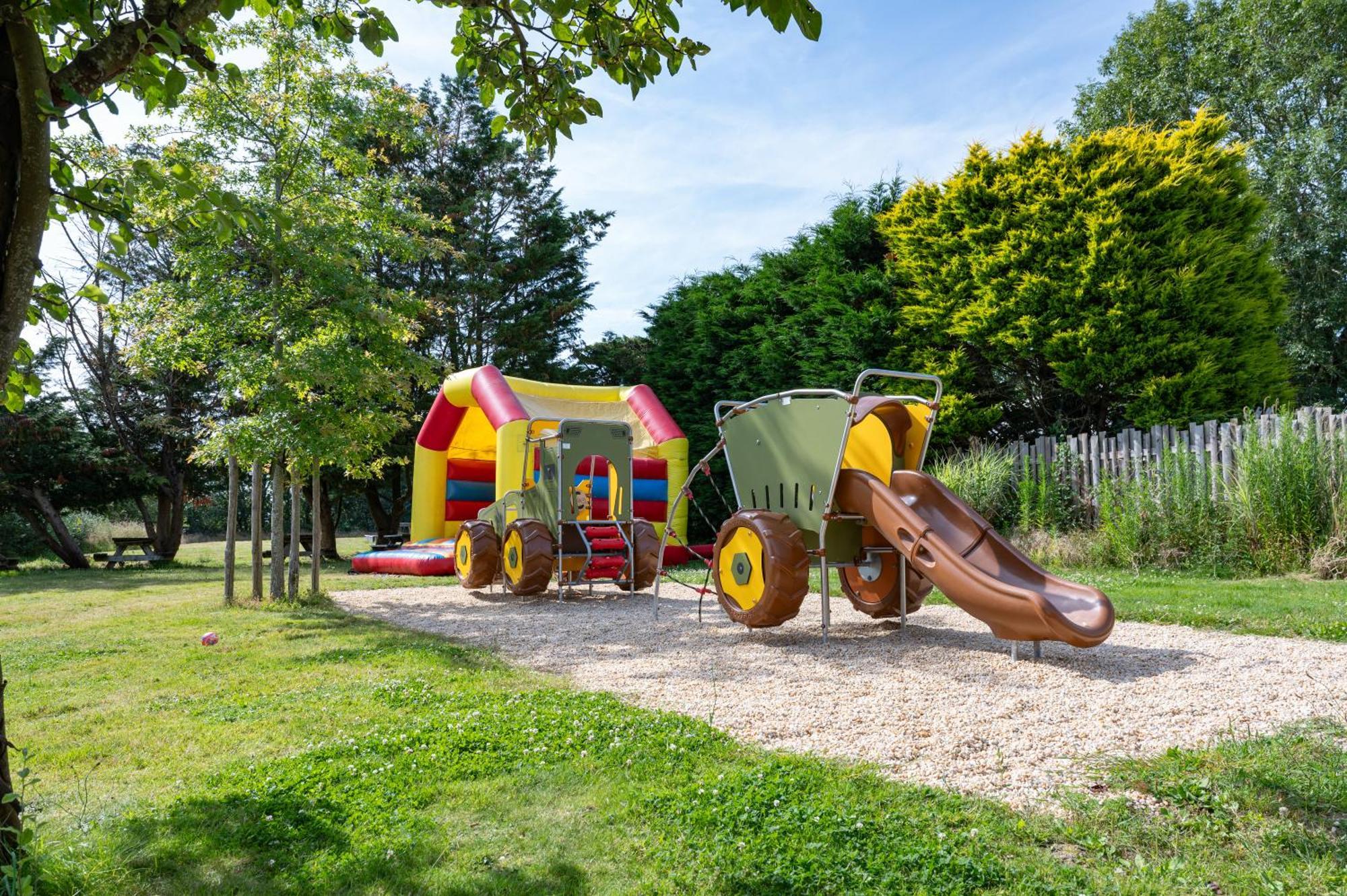 Camping Rcn La Ferme Du Latois Coëx المظهر الخارجي الصورة